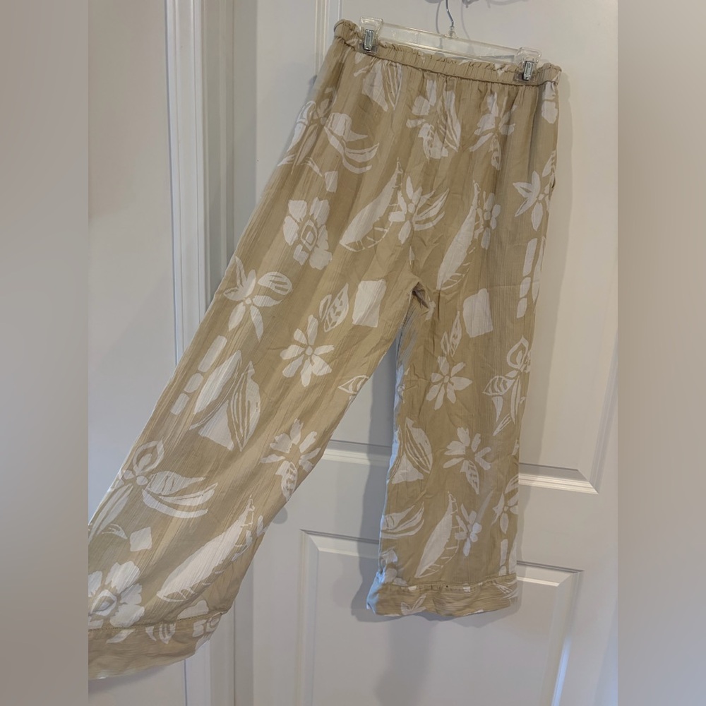American Eagle Tan Floral Wide Leg Pants Size M - Picture 3 of 3